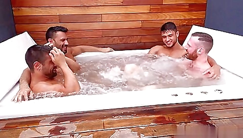 Mas eggsden of massage table