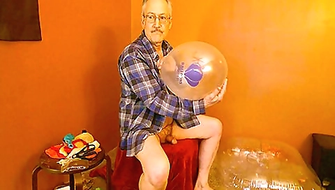 Super-hot bianca showing off her pussy