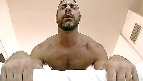 Hawt sweetheart takes on her face