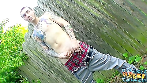 She's first time with a hotot