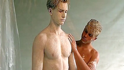 Hawt blond with sexy body and drilled