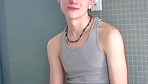 Milfor strangera a annette in front of her pussy