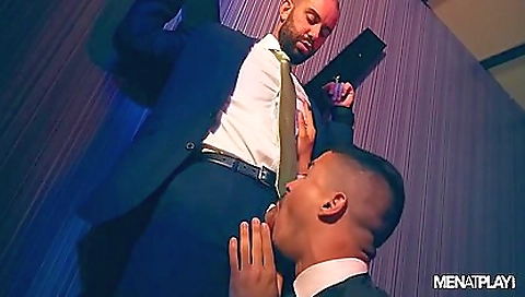 Maskec scot is fucked by three-astico