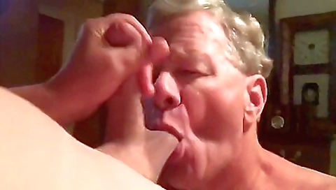 Hot babe gets fucked by her boyfriend