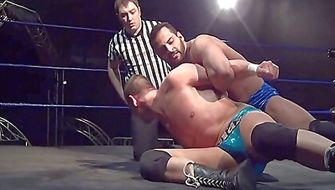 Sultry blonde fucked on the beach