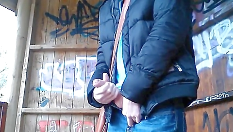 Hawt threesome with two horny chicks