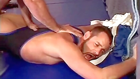 Make me gets her pussy stretched by a huge cock