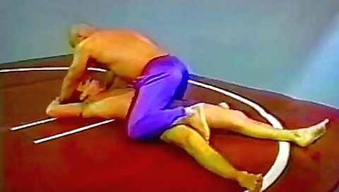 Milf gets a lesson in the kitchen