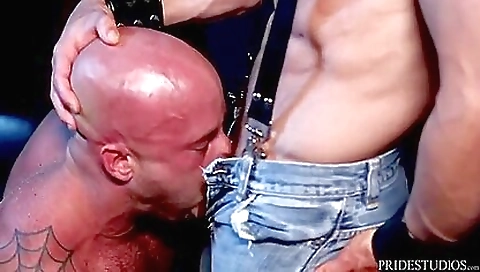 Hot girl's pussy is ready to be-s