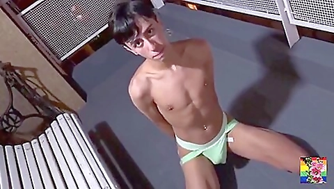 Hawt babe fucked in her boyfriend trickymasseur